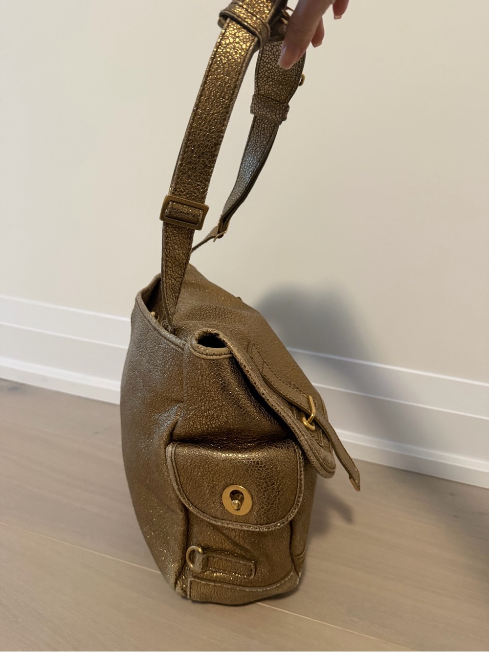 Gold Metallic Women's Satchel Bag - Picture 4 of 10
